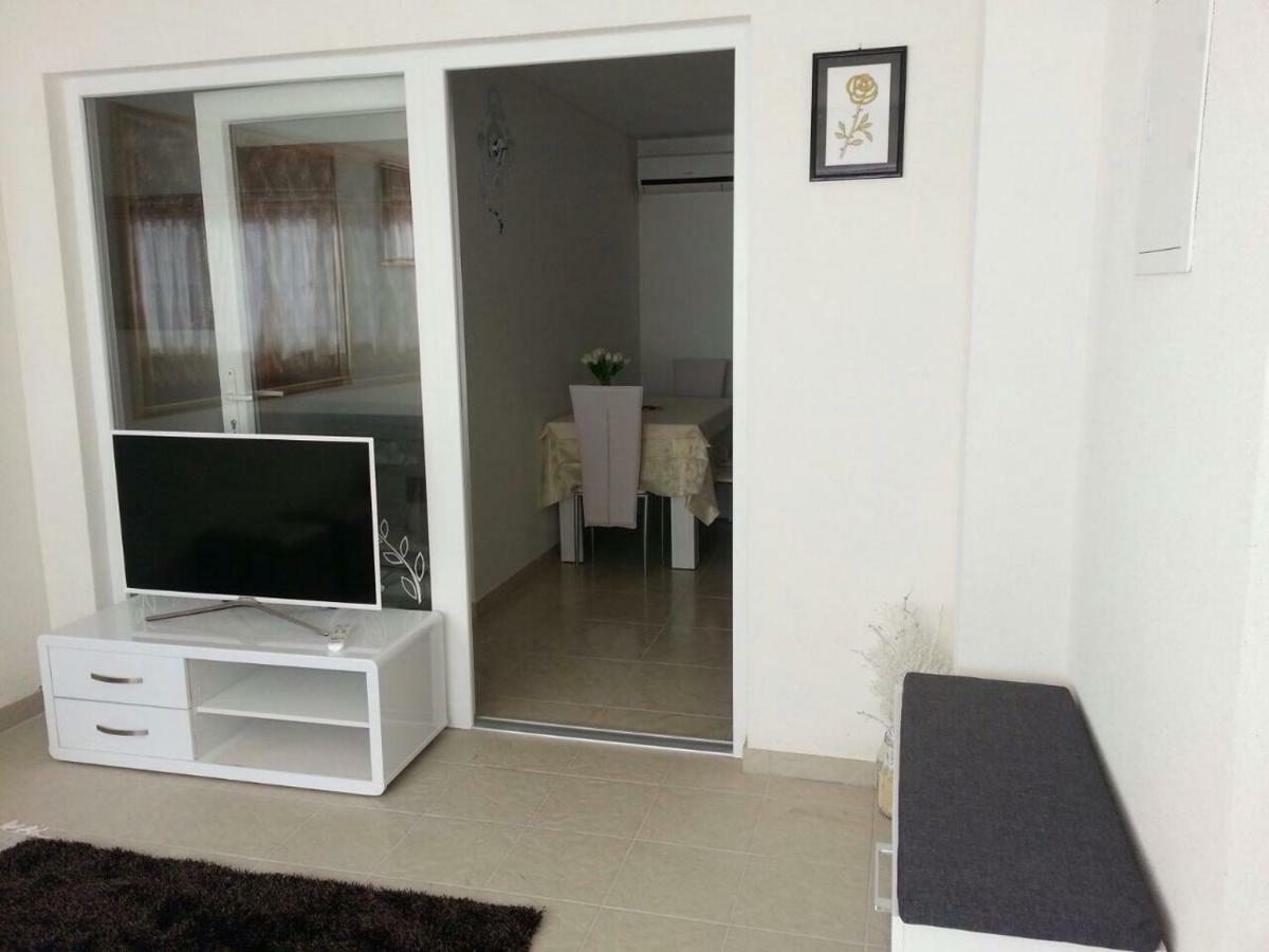 Kartini Apartment Nin Exterior photo