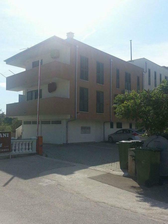 Kartini Apartment Nin Exterior photo